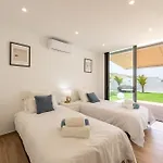 Villa Saras Village *